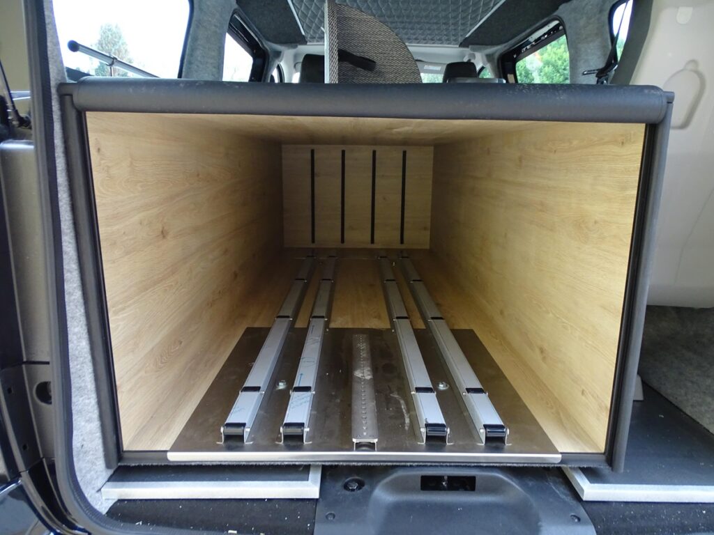 Corbillard caisson large OPEL VIVARO